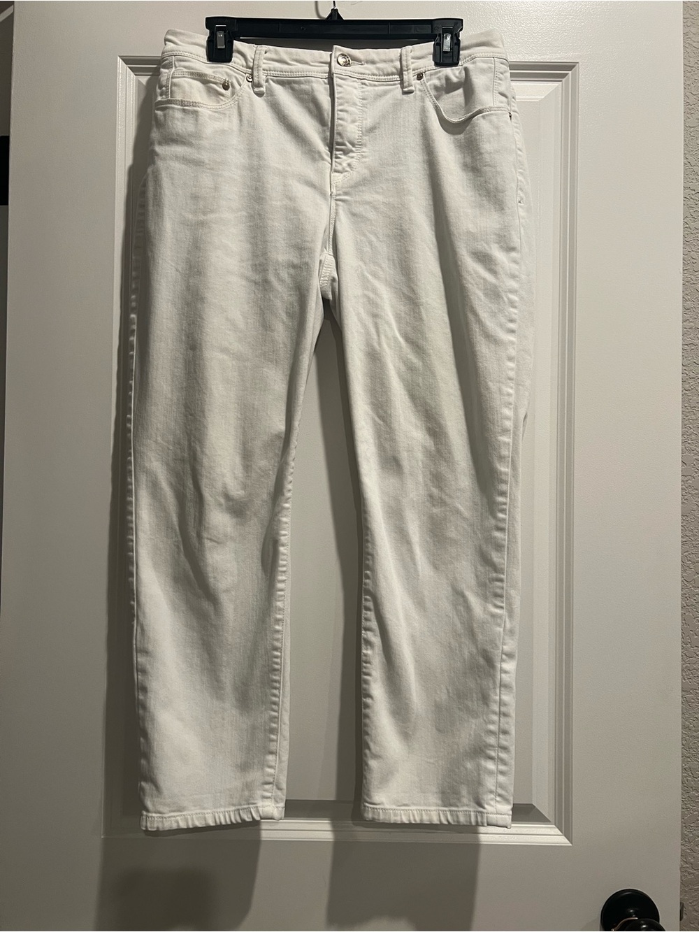 Chico's White So Slimming Girlfriend Crop Jeans